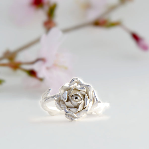 Silver ring hot sale with rose