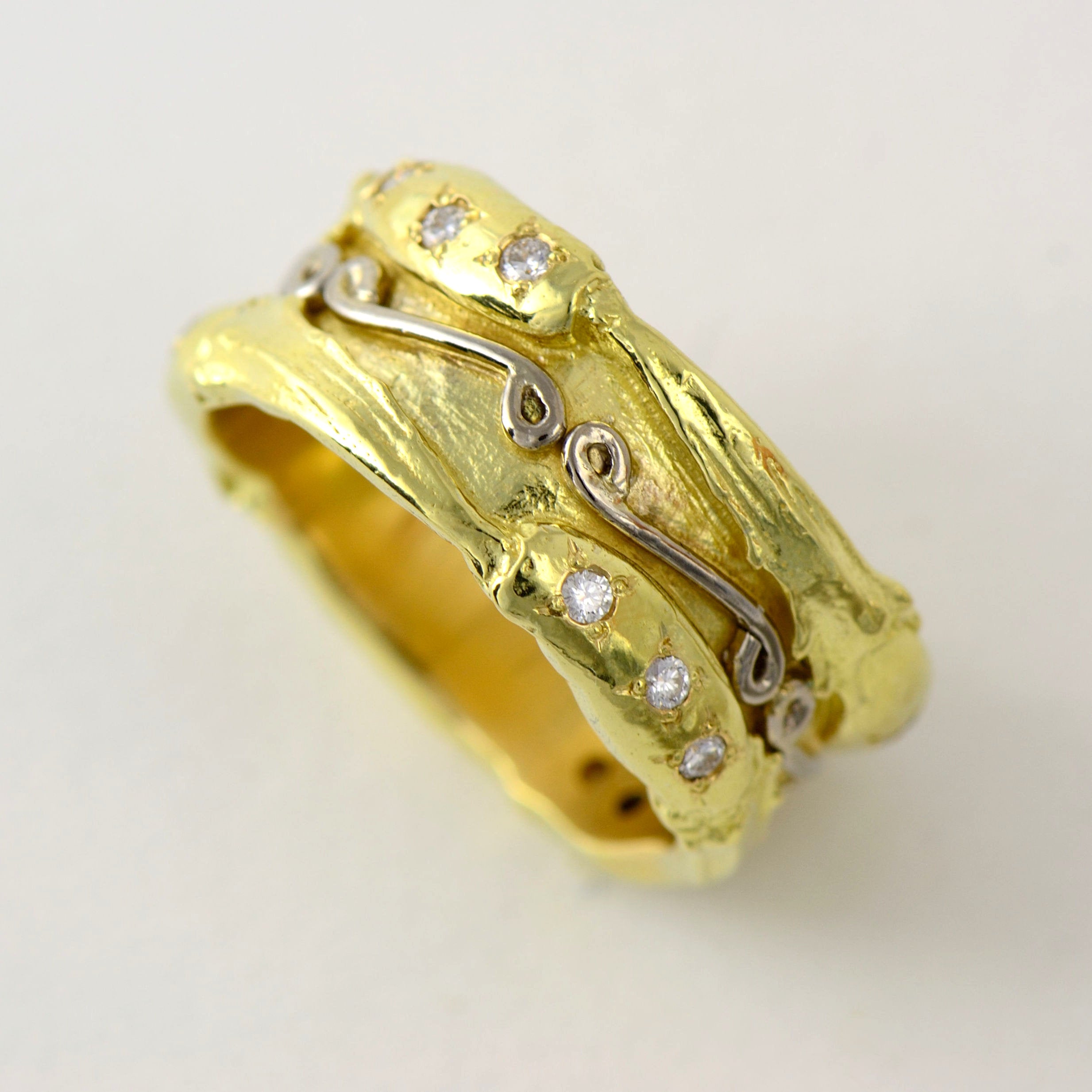 Antique 22k gold Thick Band | Bell and Bird
