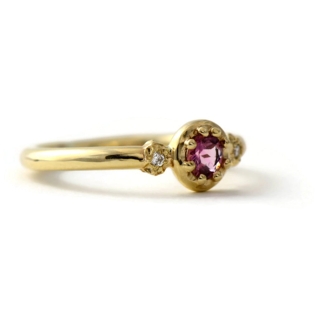 diamond and gold ring 