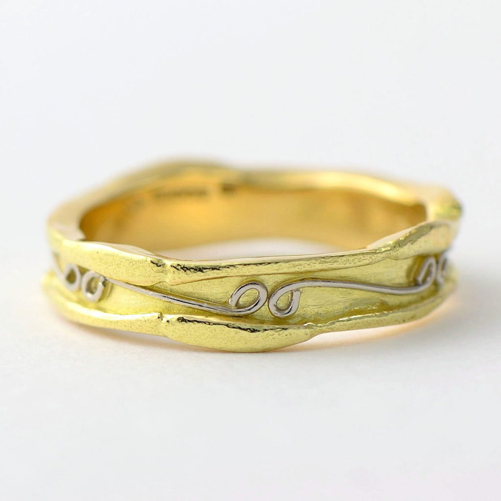 18ct gold band 