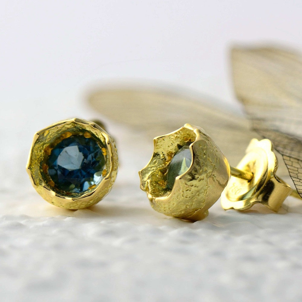 18ct yellow gold and blue topaz stud earrings 
